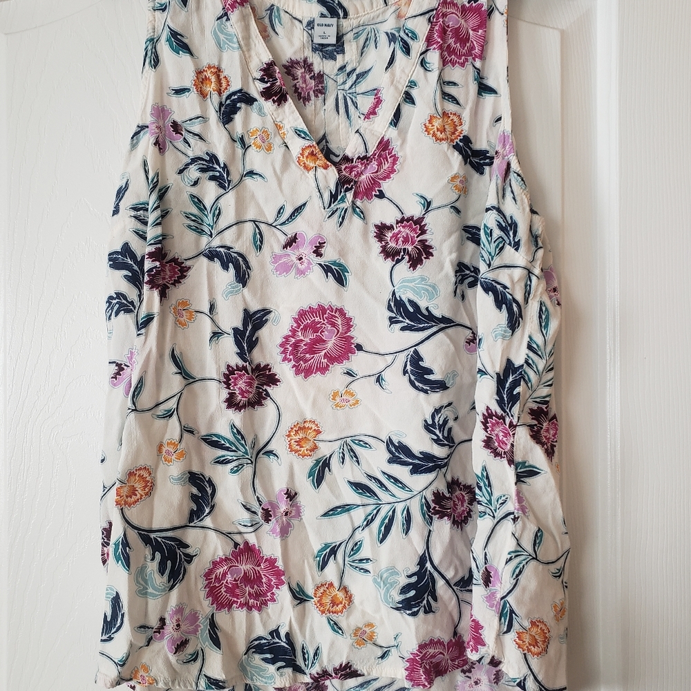 Sleeveless blouse